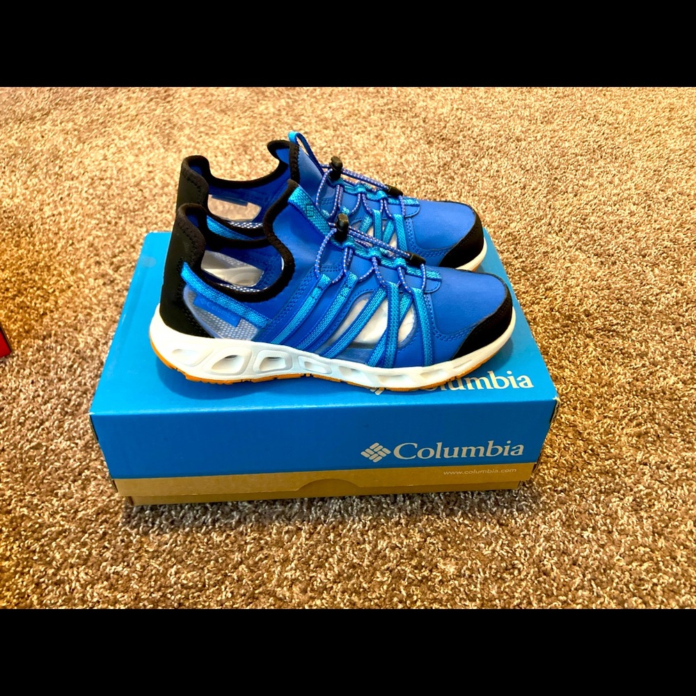 Size 5Y Okolona Hiking Sneakers/Water Shoes